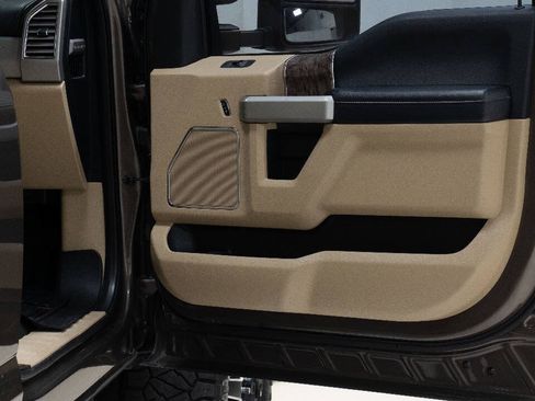 Used 2017 Ford F350 Lariat AWD/4WD image 24