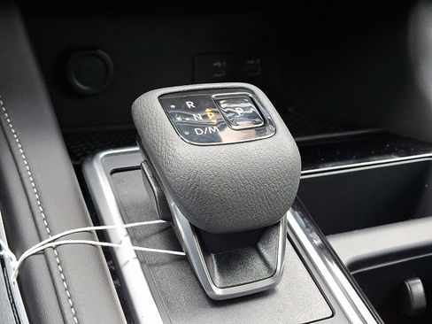 New 2025 Nissan Pathfinder SV image 10