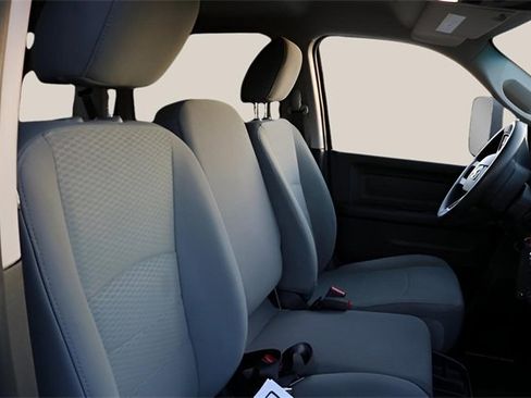 Used 2018 RAM 2500 Tradesman w/ Chrome Appearance Group image 14