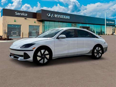 New 2025 Hyundai Ioniq 6 SE image 2