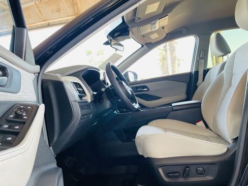 Certified 2023 Nissan Rogue SV image 11