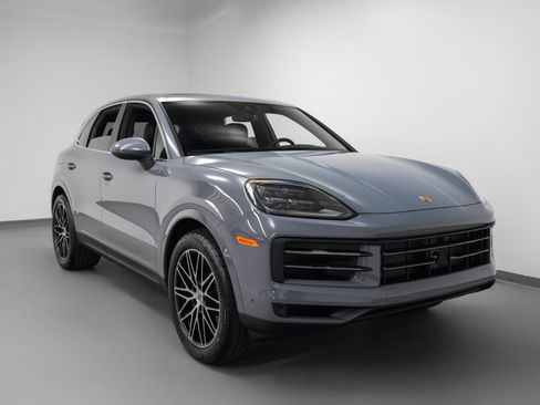Used 2026 Porsche Cayenne AWD/4WD image 10