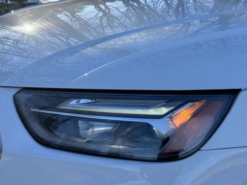 Used 2024 Audi Q5 Premium w/ Convenience Package image 23