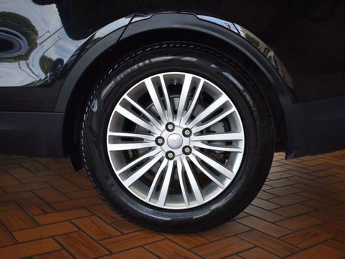 Used 2020 Land Rover Discovery HSE Luxury image 36