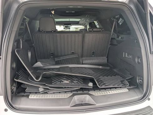 Certified 2025 Chevrolet Suburban Z71 w/ Comfort Package image 4