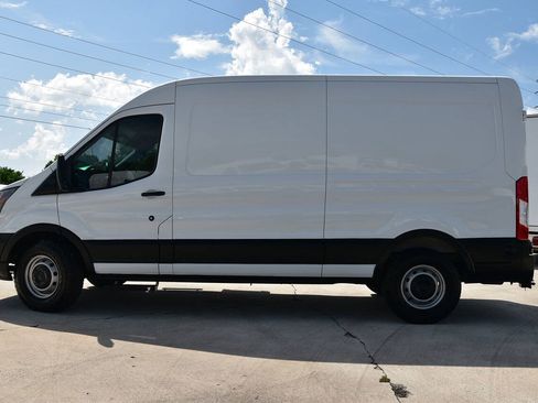 Used 2015 Ford Transit 250 148 Medium Roof RWD image 4