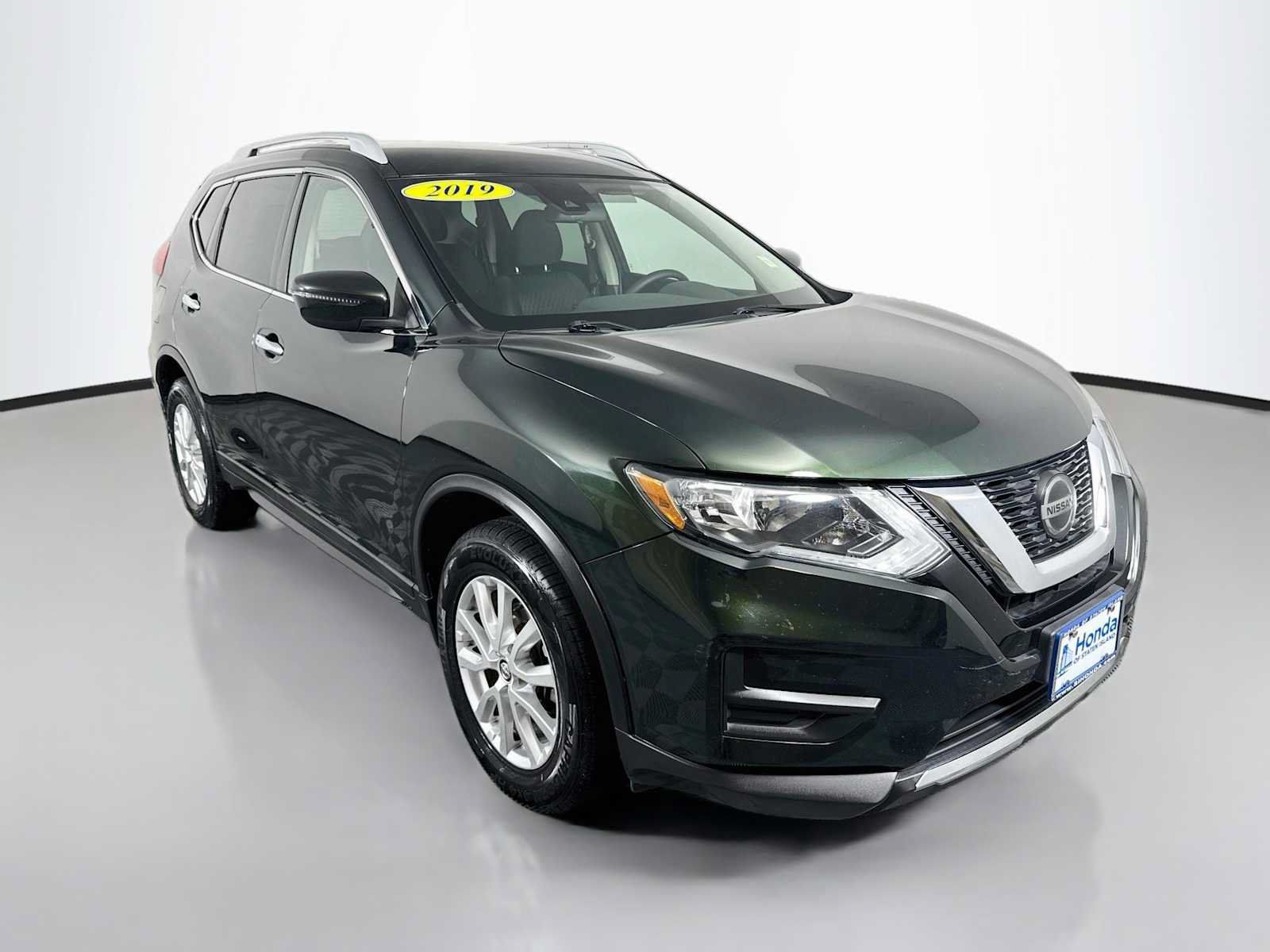 Used 2019 Nissan Rogue SV AWD/4WD image 1