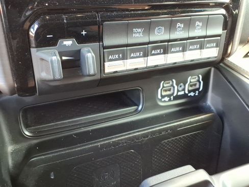 Used 2022 RAM 3500 Limited image 10