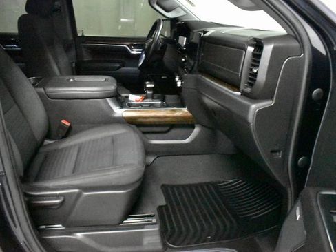 Used 2022 GMC Sierra 1500 Elevation w/ Preferred Package image 13