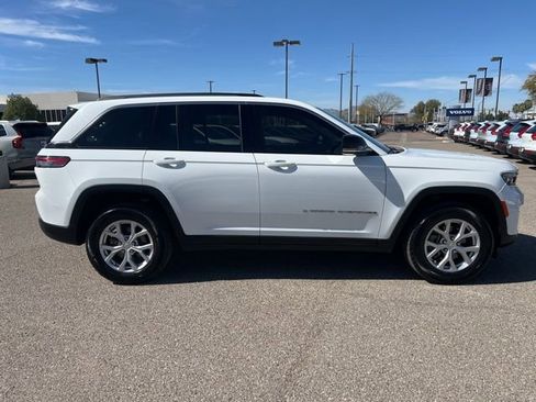 Used 2023 Jeep Grand Cherokee Limited w/ Trailer Tow Prep Group (B) image 2