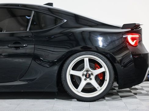 Used 2018 Subaru BRZ Limited w/ Performance Package RWD image 15