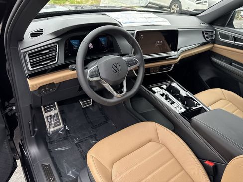 New 2026 Volkswagen Atlas Cross Sport SEL R-Line AWD/4WD image 2
