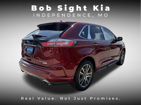 Used 2019 Ford Edge Titanium w/ Equipment Group 301A FWD image 19