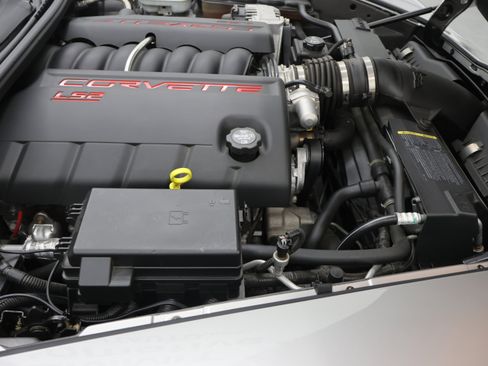 Used 2005 Chevrolet Corvette Coupe w/ Preferred Equipment Group RWD image 13