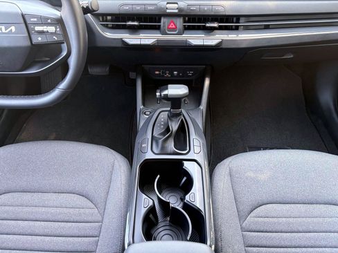 Certified 2025 Kia K4 EX FWD image 18