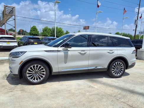 Used 2022 Lincoln Aviator Reserve w/ Equipment Group 201A RWD image 3