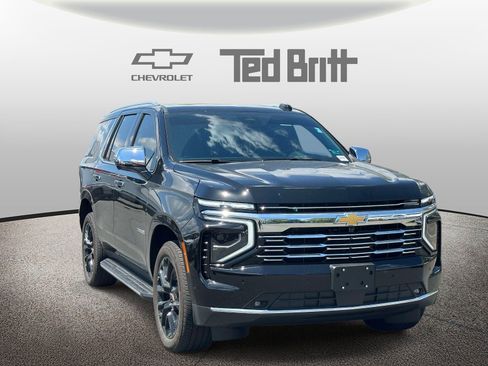 Used 2025 Chevrolet Tahoe Premier AWD/4WD image 3