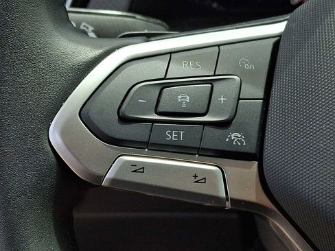 Used 2025 Volkswagen Atlas Peak Edition SE AWD/4WD image 20