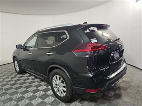 Used 2018 Nissan Rogue SV w/ Premium Package FWD image 5