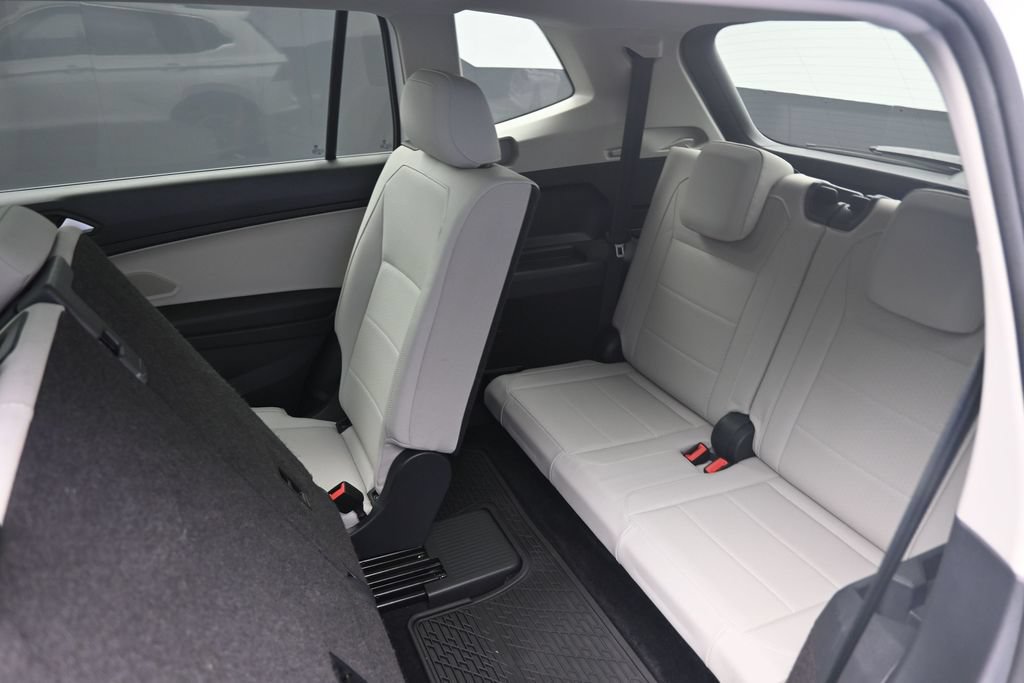 Used 2020 Volkswagen Tiguan SE FWD image 22