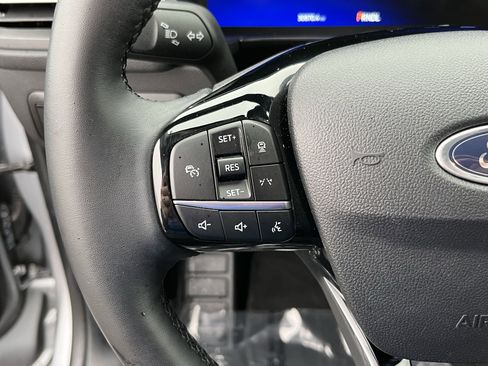 Used 2024 Ford Escape Platinum image 16