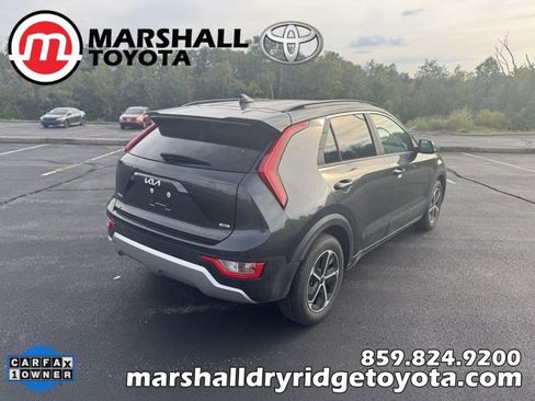 Used 2025 Kia Niro EX image 3