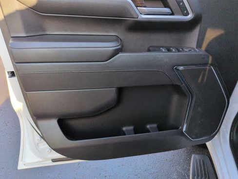 Used 2023 Chevrolet Silverado 1500 LT w/ Protection Package AWD/4WD image 10