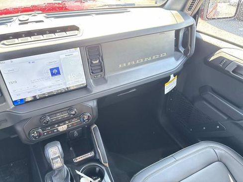 New 2026 Ford Bronco Badlands w/ Sasquatch Package AWD/4WD image 14