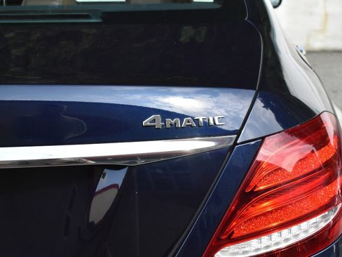 Used 2020 Mercedes-Benz E 350 4MATIC Sedan image 35