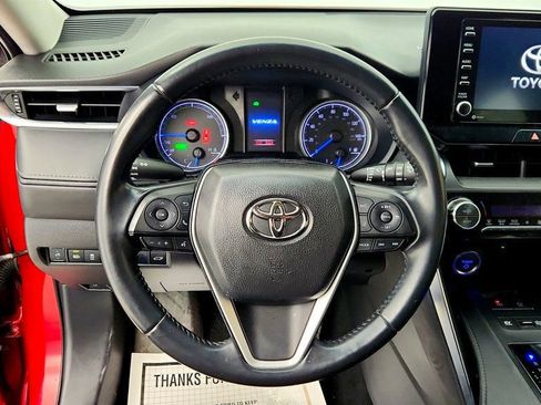 Used 2021 Toyota Venza LE image 13