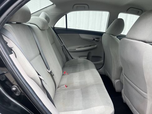 Used 2013 Toyota Corolla LE FWD image 19