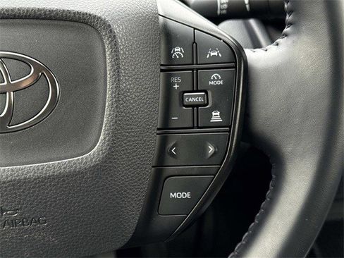 Used 2025 Toyota Prius LE image 22