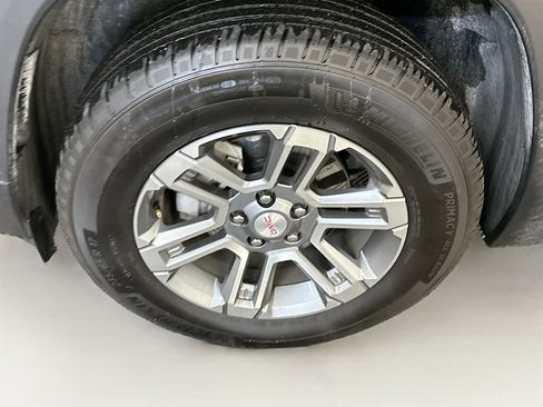 Used 2025 GMC Terrain Elevation image 11