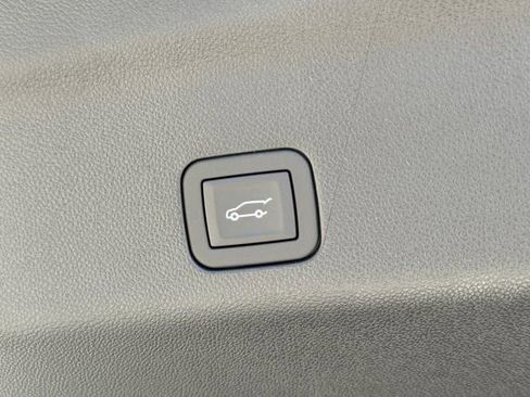 New 2026 Chevrolet Suburban LT w/ Comfort Package image 27