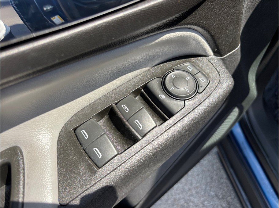 Used 2023 Chevrolet Equinox LS FWD image 19