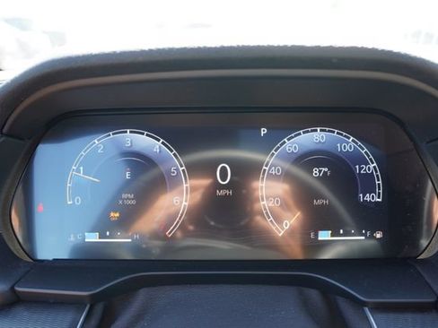 Used 2023 Jeep Grand Cherokee Altitude AWD/4WD image 33