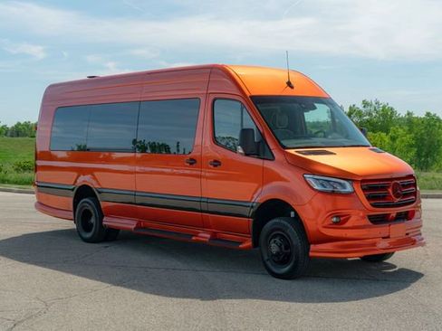 Used 2024 Mercedes-Benz Sprinter 3500 image 1