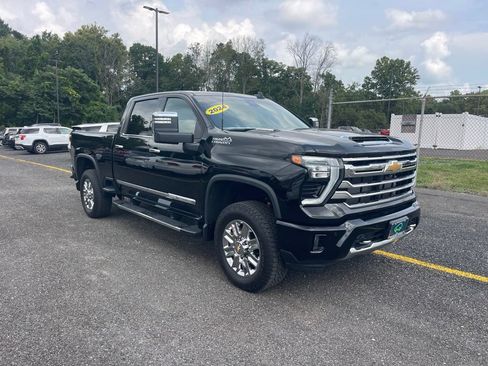 Used 2024 Chevrolet Silverado 2500 High Country w/ Technology Package AWD/4WD image 7