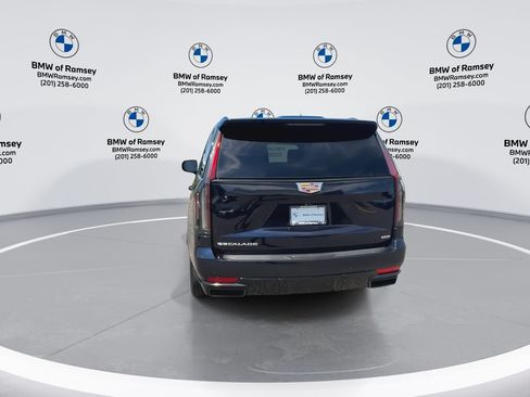 Used 2023 Cadillac Escalade Sport Platinum AWD/4WD image 7