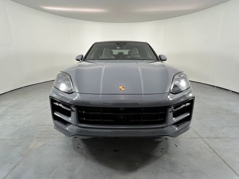 Used 2025 Porsche Cayenne GTS AWD/4WD image 10