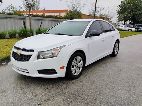 Used 2014 Chevrolet Cruze LS image 12