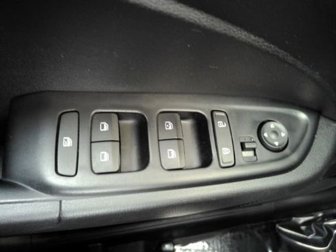 Used 2022 Hyundai Venue SEL w/ Cargo Package image 29