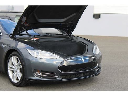 Used 2015 Tesla Model S 85D image 26