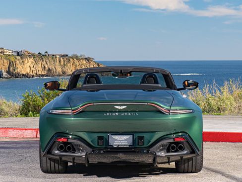 Used 2023 Aston Martin V8 Vantage Roadster image 7