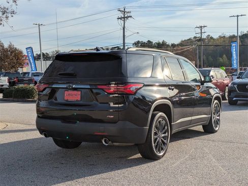 Used 2023 Chevrolet Traverse RS image 8