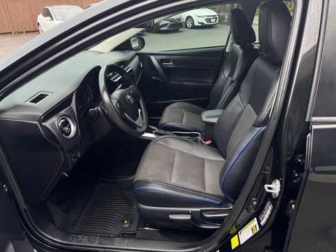 Used 2017 Toyota Corolla SE w/ Carpet Mat Package (TMS) FWD image 9