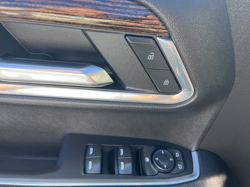 Used 2023 GMC Sierra 1500 Elevation image 18