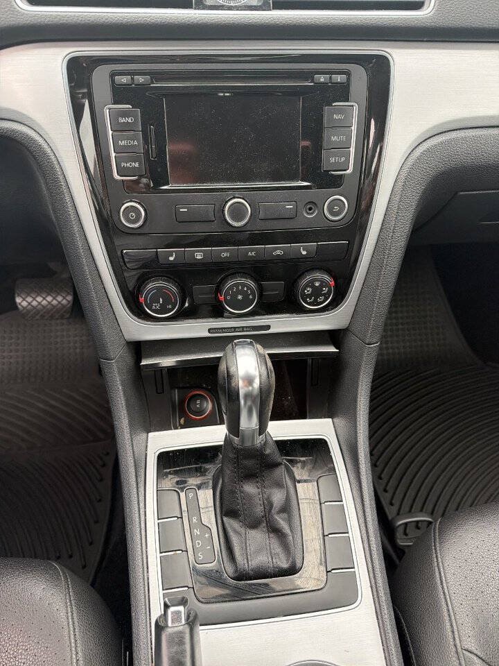 Used 2013 Volkswagen Passat 2.5 SE FWD image 6