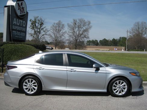 Used 2021 Toyota Camry LE image 8