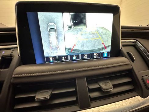 Used 2022 Chevrolet Tahoe Z71 w/ Luxury Package image 9